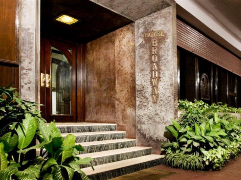 Hotel Broadway Delhi Exteriör bild