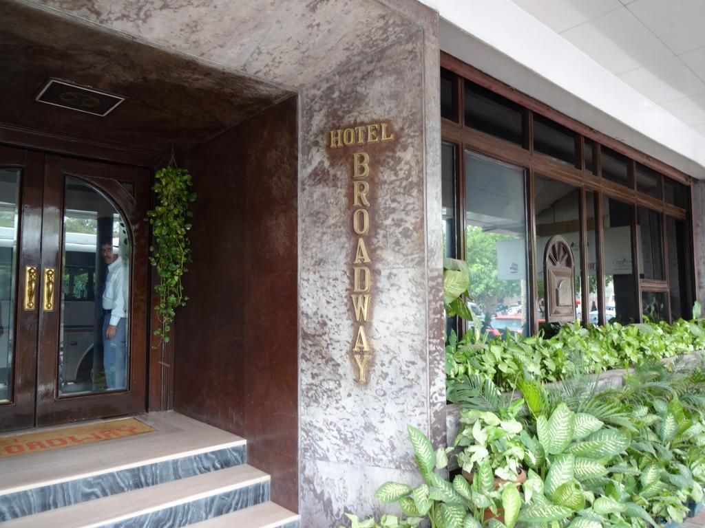 Hotel Broadway Delhi Exteriör bild
