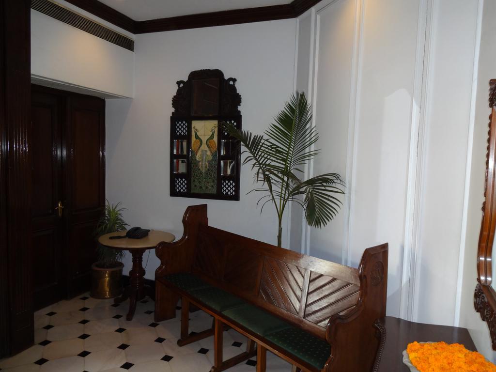 Hotel Broadway Delhi Exteriör bild